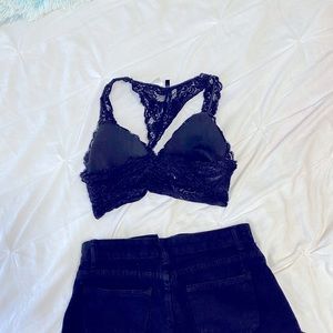 Cute black bralette!!